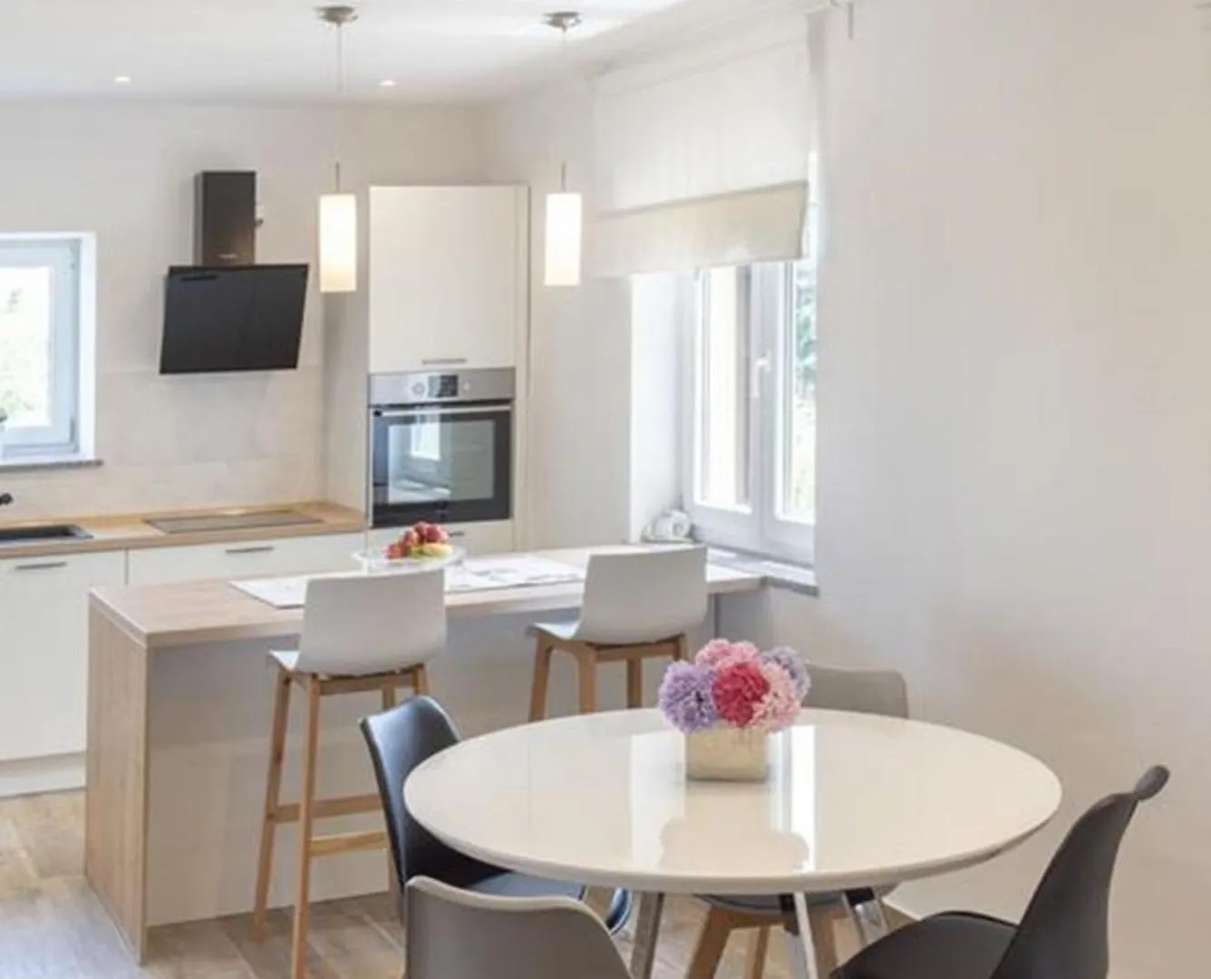 Flower Garden Rhapsody - Modern Family Apartments Near Fažana Croatie